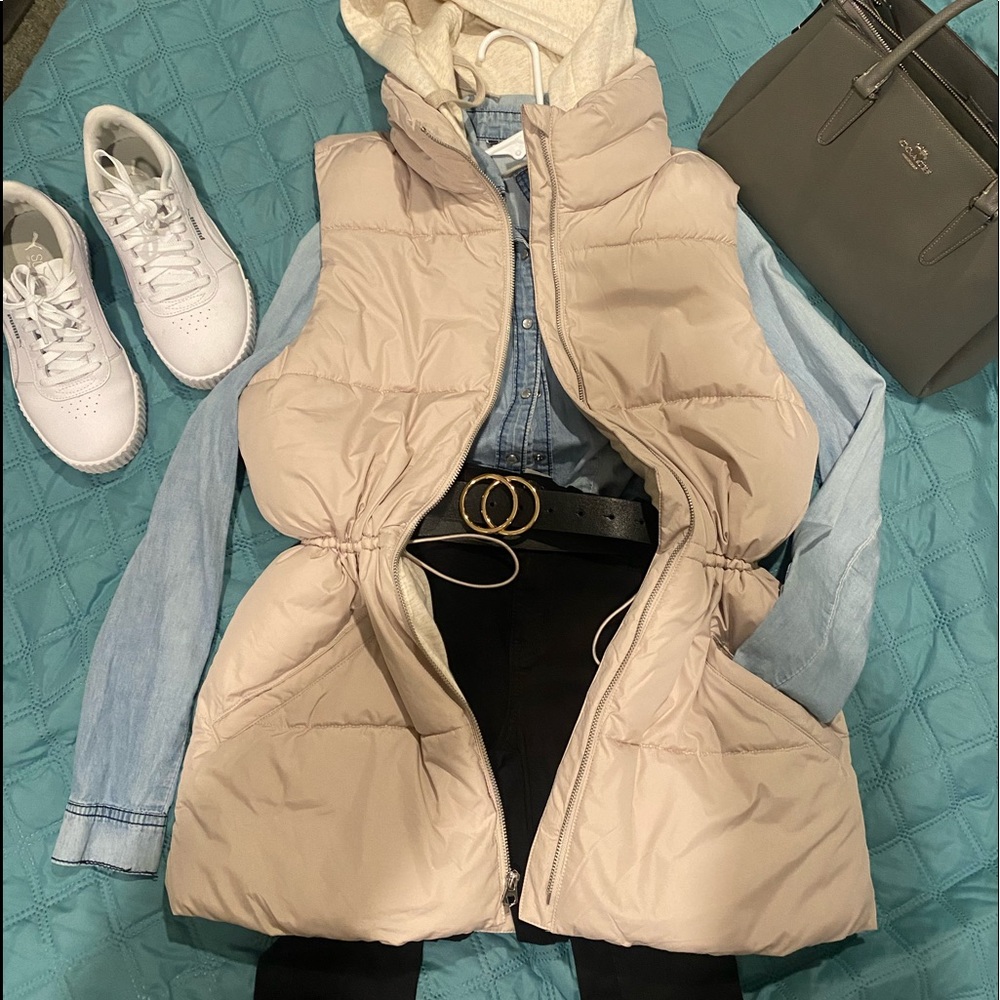 GAP Long Puffer Woman’s Vest.